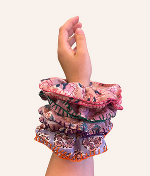 RE-TALE- Shirley Foundation Ruffle Scrunchie Fushia Flower